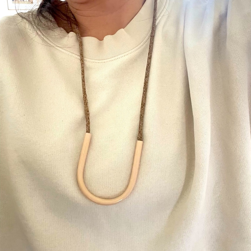 Simple U Shaped Necklace
